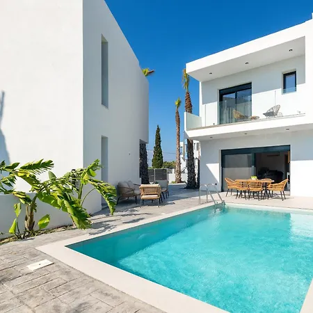 Davlakos Villa *