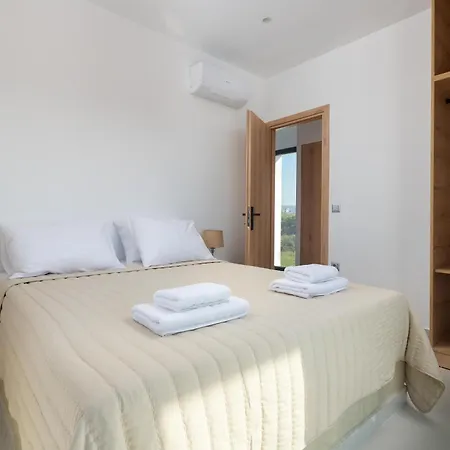 Davlakos Eve Villa *