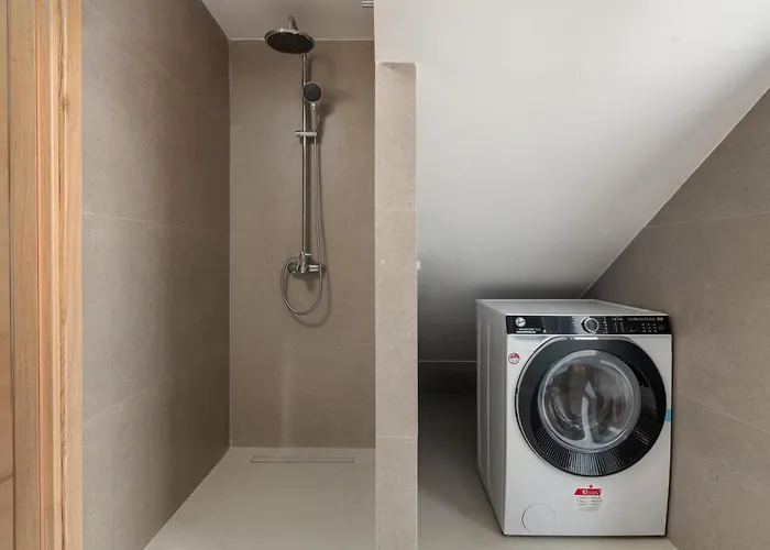 فيلة Davlakos Eve Kremastí